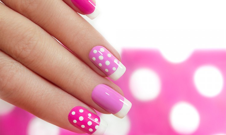 POLA-DOT-NAILS